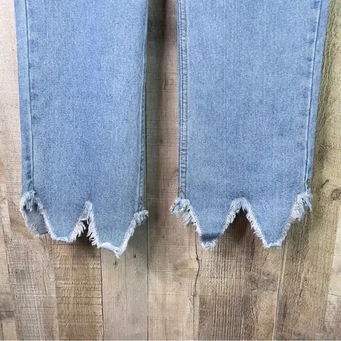 EVIDNT Los Angeles Size 27 Essen Relaxed V Style Raw Hem Cropped Ankle Boot Jean