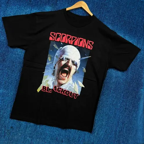 Scorpions Blackout Hard Rock Band T-Shirt Size XL