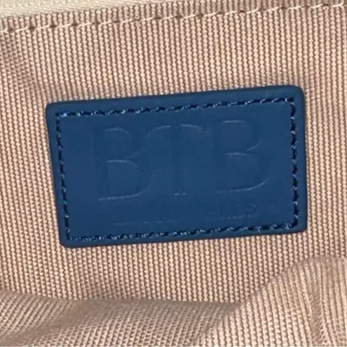 BTB Los Angeles Women’s Cobalt Blue Straw Raffia Lucia Knotted Hobo Bag