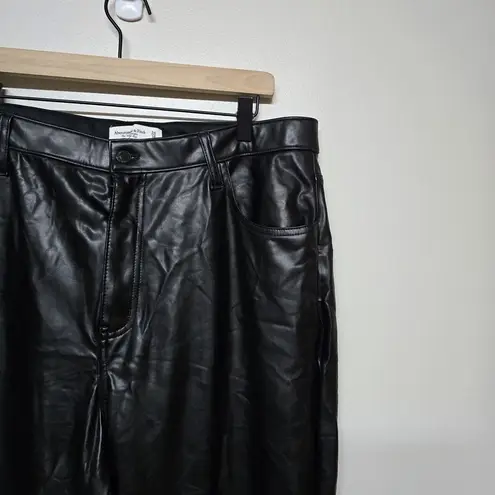 Abercrombie & Fitch Abercrombie Fitch Curve‎ Love 90s Straight Ultra High Rise Vegan Leather Pant 18