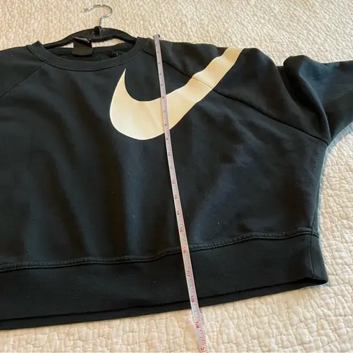 Nike  Women’s Black Cropped Sweatshirt Medium