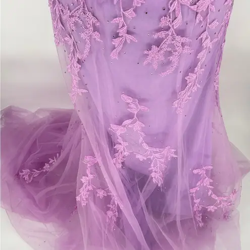 Hebeos Elegant Lavender Lace Prom Gown with Floral Embroidery Open Back Size 4 Long
