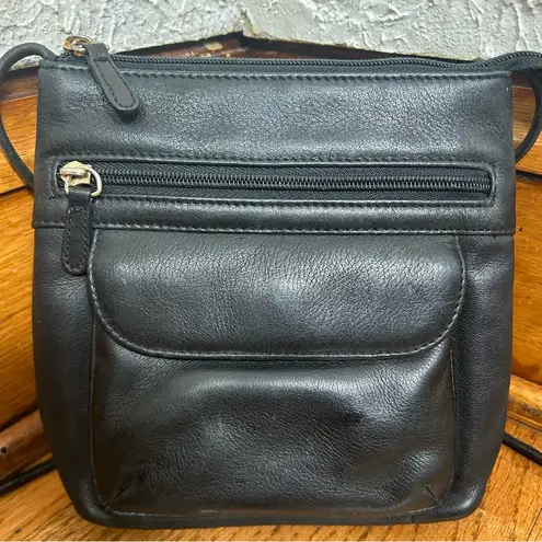 STONE MOUNTAIN Black Leather Crossbody Minimalist Purse