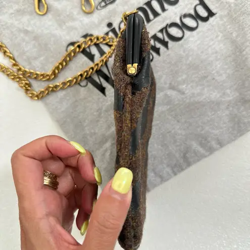 Vivienne Westwood NWOT Authentic black in tiger chain purse/wallet