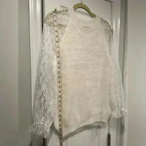 Muche et Muchette Soft Fuzzy Ribbed Cream Sweater Floral Lace Sleeves Size OS