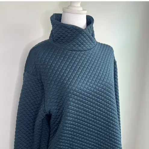 ⸻ New Balance Quilted Pullover Sweatshirt