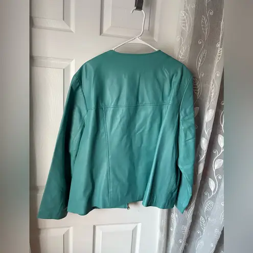 Newport News moto style Women Leather Turquoise plus sz 20W Jacket full zip up