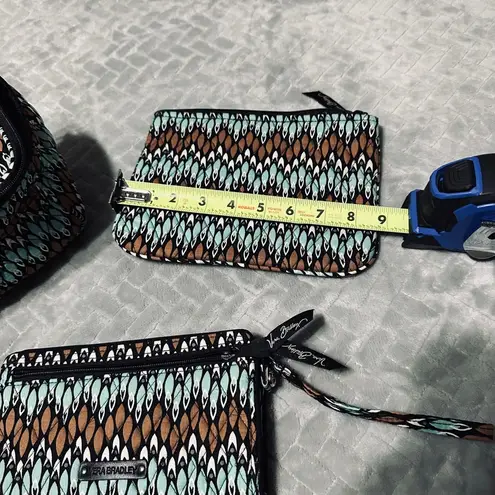 Vera Bradley  cosmetic bag/make up and cell phone set
Stream Retired Pattern BOHO - Image 6