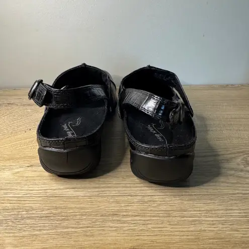 Easy Street Shoes Black Croc Embossed Slingback Comfort Wave Mules Women Size 8W