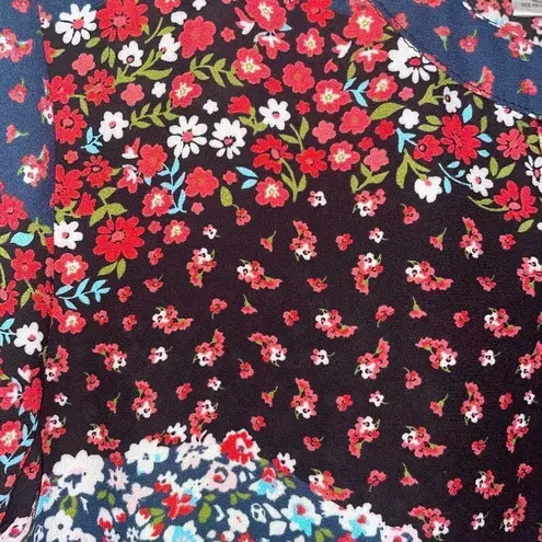 Daytrip  floral blouse size L