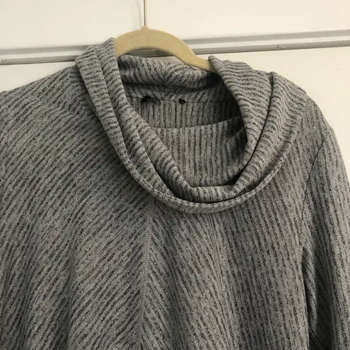Women’s gray cowl neck long sleeve blouse sweater top flowy office turtleneck