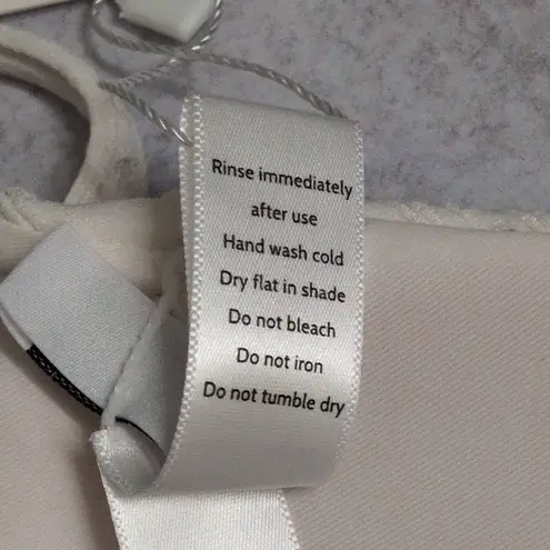 ANDIE NWT The String Bikini Top Coconut Triangle Tie-Strap L