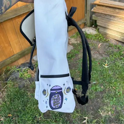 Lounge Fly The Nightmare Beforeā Christmas Tarot Card Slouch Backpack