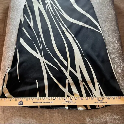 Steps NYC women’s skirt size small black white printed statement midi fall y2k