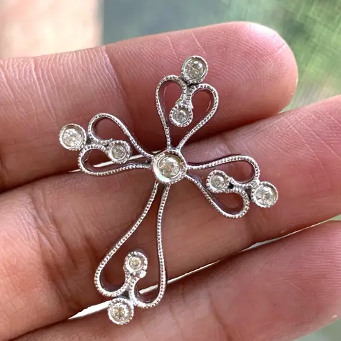 10kt White Gold Diamond Cross Silver