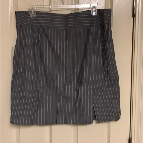 Gap pencil skirt gray stripe size 20