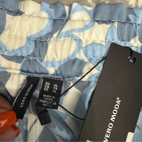 VERO MODA NWT Blue & White Floral Wide Leg Pants Elastic Waist Silky Feel XL