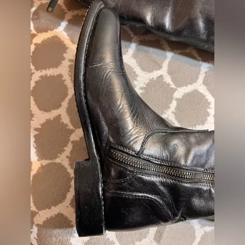 Bed Stu Black Leather Boots Bench Made 7.5
Back side zip quiet luxury classic