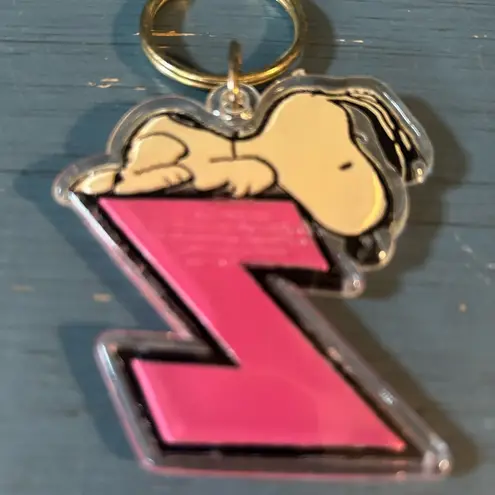 RARE 1956 SNOOPY PEANUTS SCHULZ KEYCHAIN United Feature Syndicate “Z” Plastic Pink