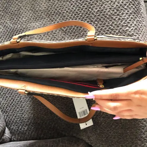 Tommy Hilfiger Brand New  Purse