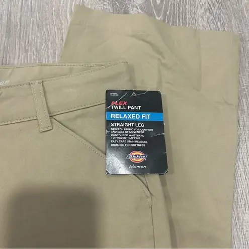 Dickies NWT  Women's Relaxed Straight Stretch Twill Pant Size 2