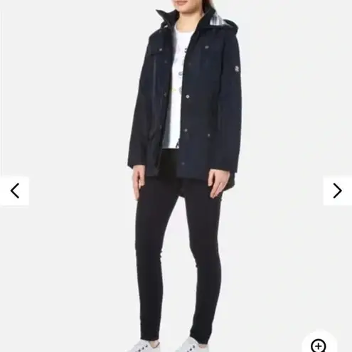 Barbour  Trevose Hooded Rain Waterproof Jacket in Navy Blue Size 8