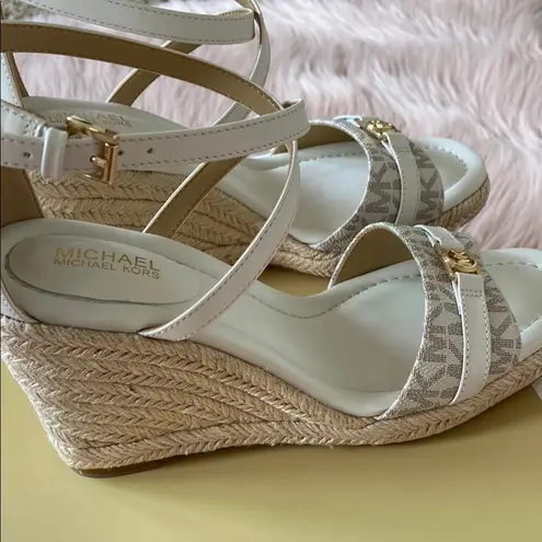 NWT Michael Michael Kors
Mandy Espadrille Wedge Sandals White Size 6.5