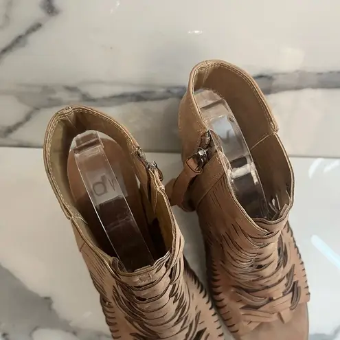 DV | Women's Neutral Brown Weave Peep Toe Block Heel Bootie Sandals Sz 9 Tan