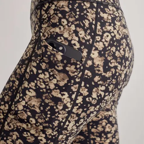 Varley NWT let's go running 25”LEGGINGS in sand speckle leopard size S rare