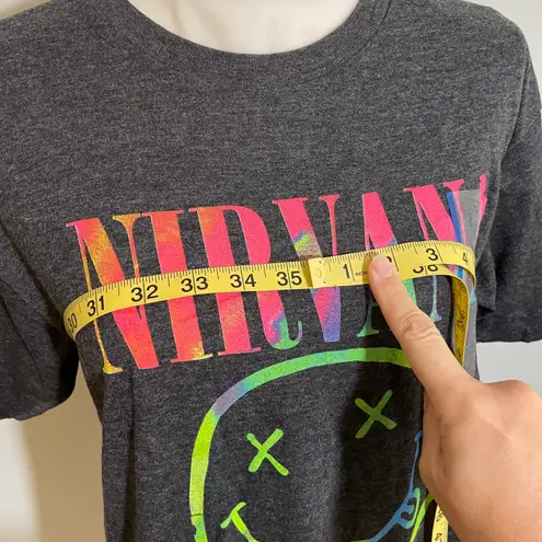 Nirvana NWOT Dark Gray Short Sleeve Crewneck Tee Shirt Top Smiley Face Logo New