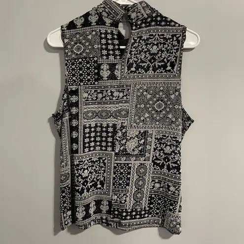 XScape Women’s tank top by Joanna chan size large flaw