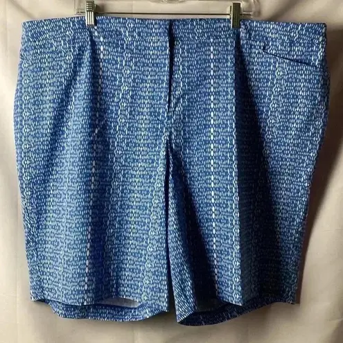 Susan Graver WOMENS SIZE 28 W BERMUDA SHORTS BLUE WHITE GEO PRINT POCKETS