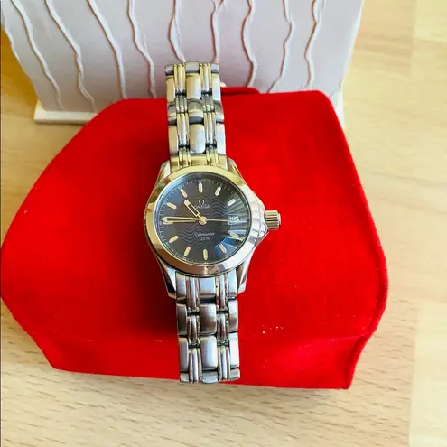 Gorgeous ladies OMEGA SEAMASTER stainless steel watch🔥🔥🔥 Blue