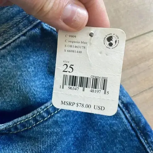 Free People NWT  We The Free Maggie Mid Rise Straight In Sequoia Blue Sz 25