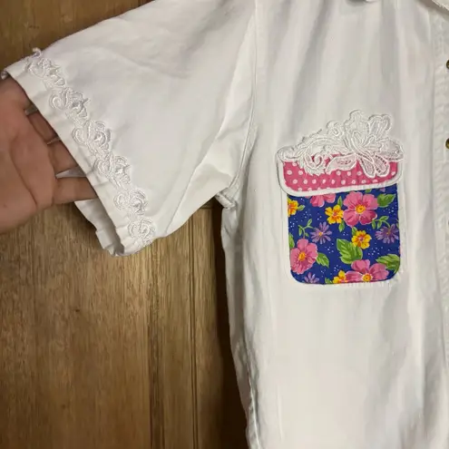 Rosettes women’s Floral Patchwork Lace Shirt size M White Size M