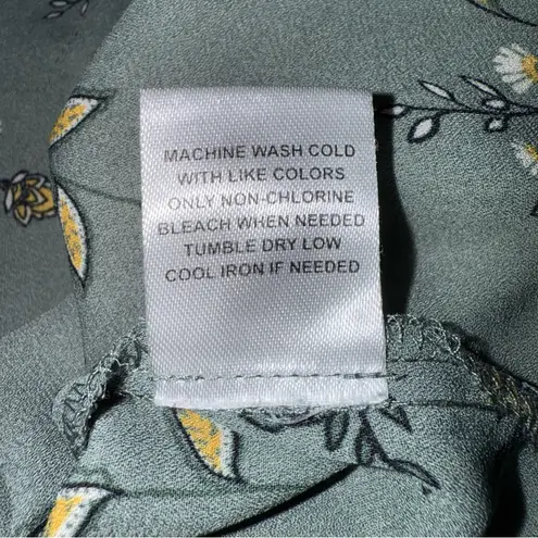 41 Hawthorn Mossy Green Floral Women's Blouse Size M