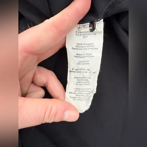 Aritzia Wilfred Black Sleeveless Button