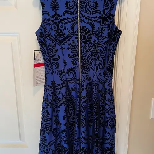 Gabby Skye  NWT Fit & Flare Dress Women Size 6  Royal Blue & Black Velvet…