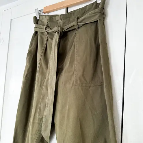 Lulus  |‎ Leo Olive Green Paperbag Tie-Waist Cropped Pants in Green