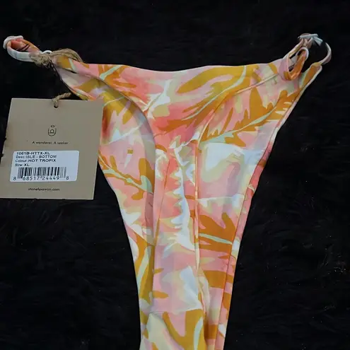 Stone Fox Swim NWT stone fox Brazilian bottoms