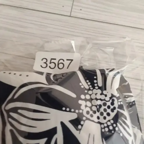 La Blanca one piece swimsuit modest resort vacation cruise women's 16W