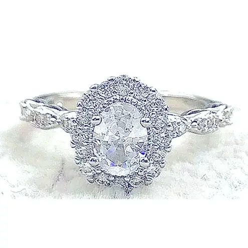 Boutique NEW Women’s White Gold Filled Oval Simulated Diamond Engagement Ring, Sz 7