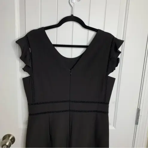 Nanette Lepore  black floral‎ embroidered ruffle sleeves sheath dress size 8