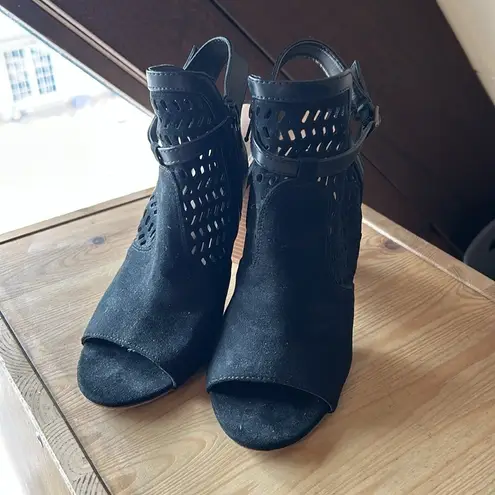 Just fab Kessie black cut out block heel booties