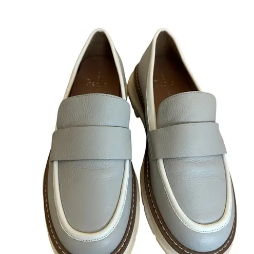 Linea Paolo Minka Loafers Light Grey Leather Classic Shoes Size 7 Women's