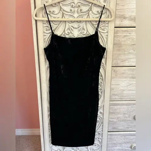 Elodie black crushed velvet bodycon 90’s spaghetti strap mini sexy fitted medium