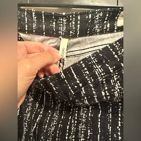 Rag and Bone  Barcode Printed Mid Rise Skinny Jeans Leggings In Black/White