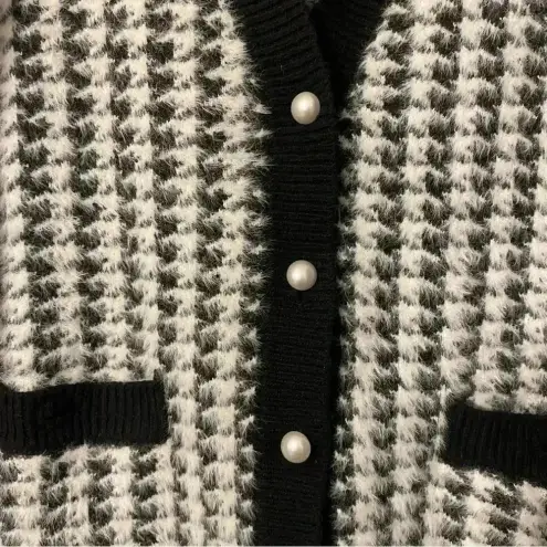 Tahari  Eyelash Fringe‎ Houndstooth Button Front Cardigan Sweater Size Medium