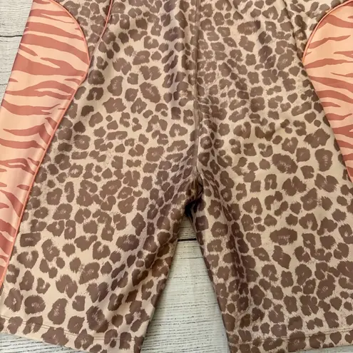 Good American Good America pink beige tan gym biker workout shorts size 7 Electric Feel Animal