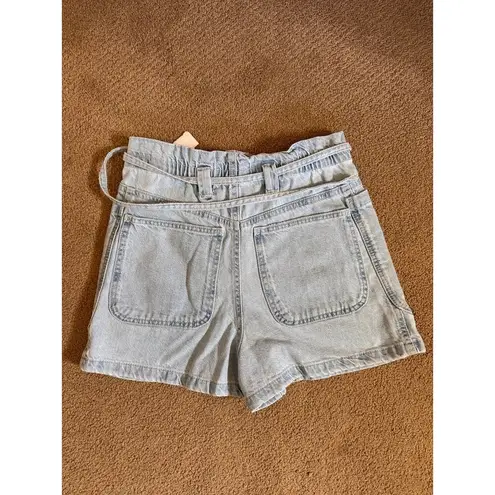 ZARA NWT Belted Paperbag Waist Jean Shorts Size 4 Light Wash Denim